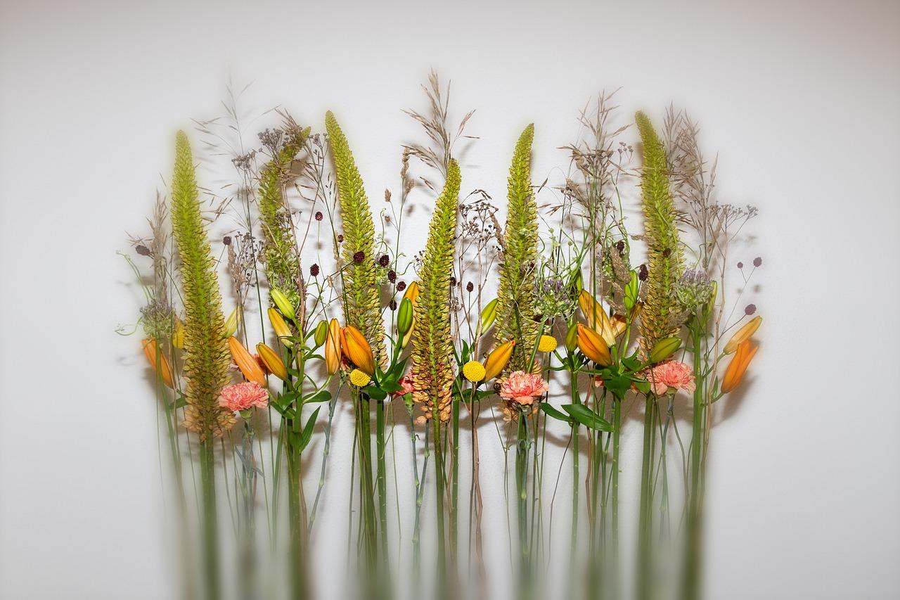 4. 喷水保鲜插花