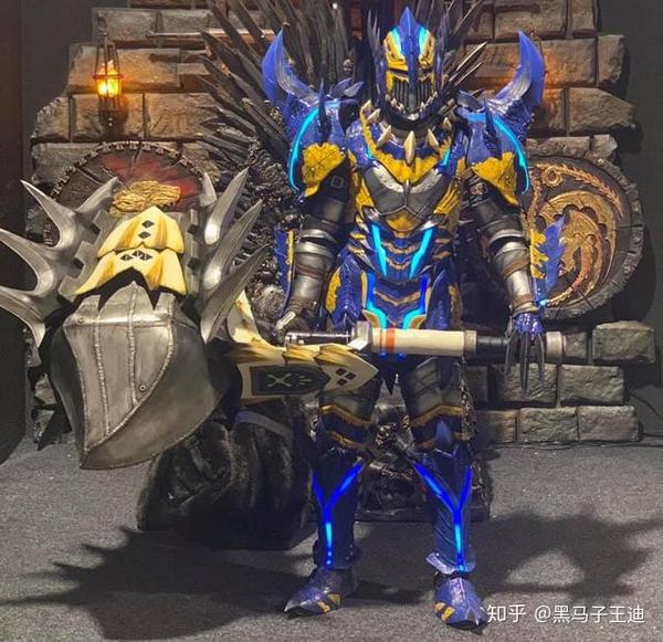 一家都cosplay怪物猎人女儿黑炎王套装儿子是海龙套装