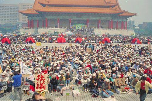 ”宪政”改革与民主政治化是一个同时进行的进程;”宪政”使政党获得新生 - 知乎