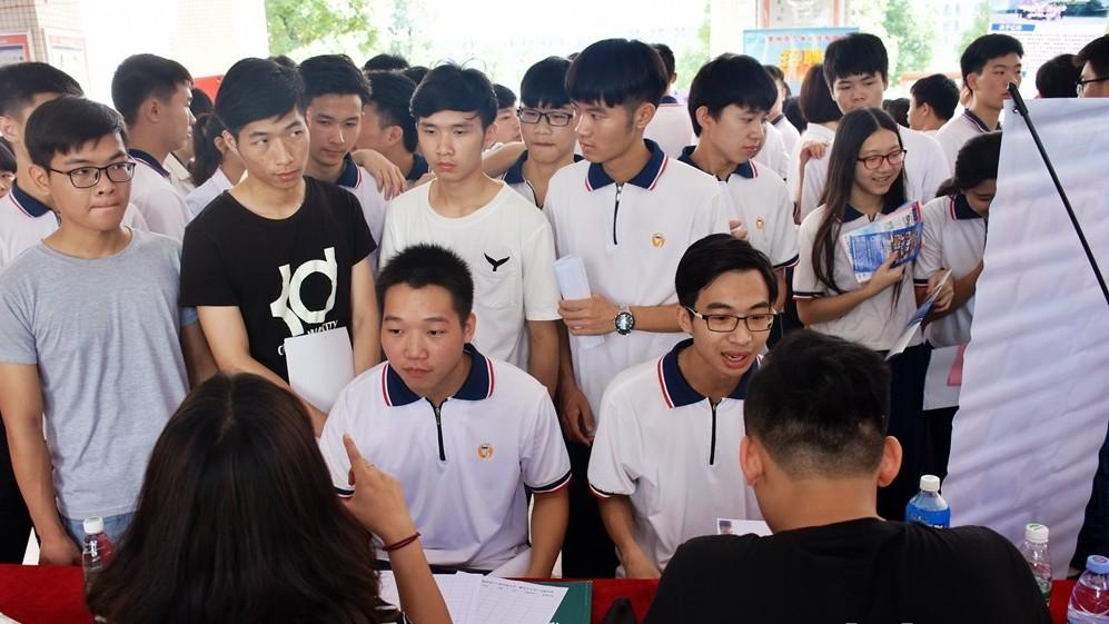 惠州技师学院学生太抢手, 顶岗实习岗位可以1选6 - 知乎