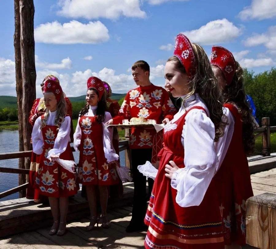 华夏风范之少数民族俄罗斯族战斗民族在中国