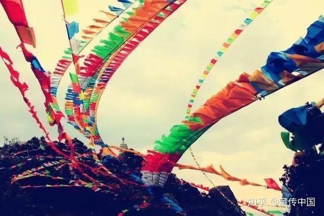 你知道西藏随处可见的“经幡”有什么寓意吗? - 知乎