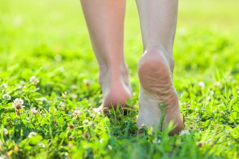 就像吃饭一样,我走路也特别容易快.