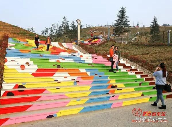 彩虹楼梯户外用什么涂料如何把户外楼梯改成网红彩虹色