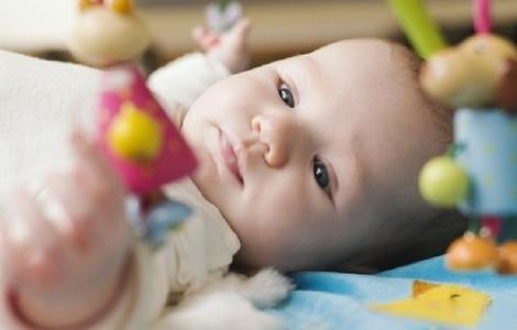 宝宝几个月可以自己拿水杯 v2-f2e846c83475fc4efc9b099ef6186078_r.jpg