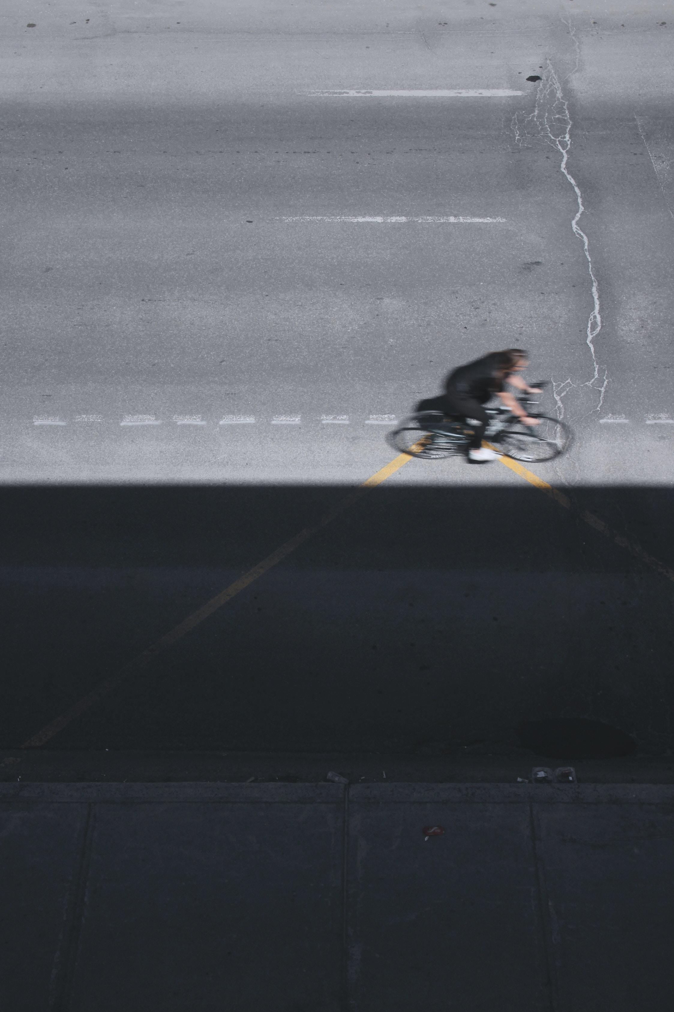 3. 挂钩式粘虫贴