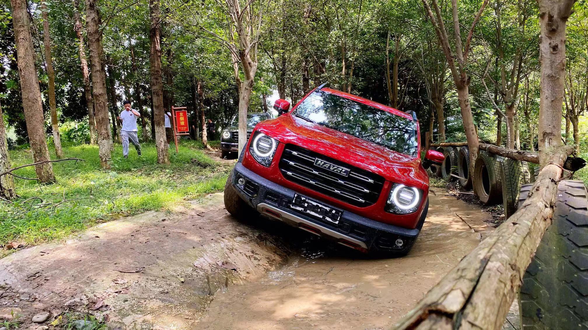 偶尔放肆的好搭档,场地试驾哈弗大狗:2把锁让人很放心 - 知乎