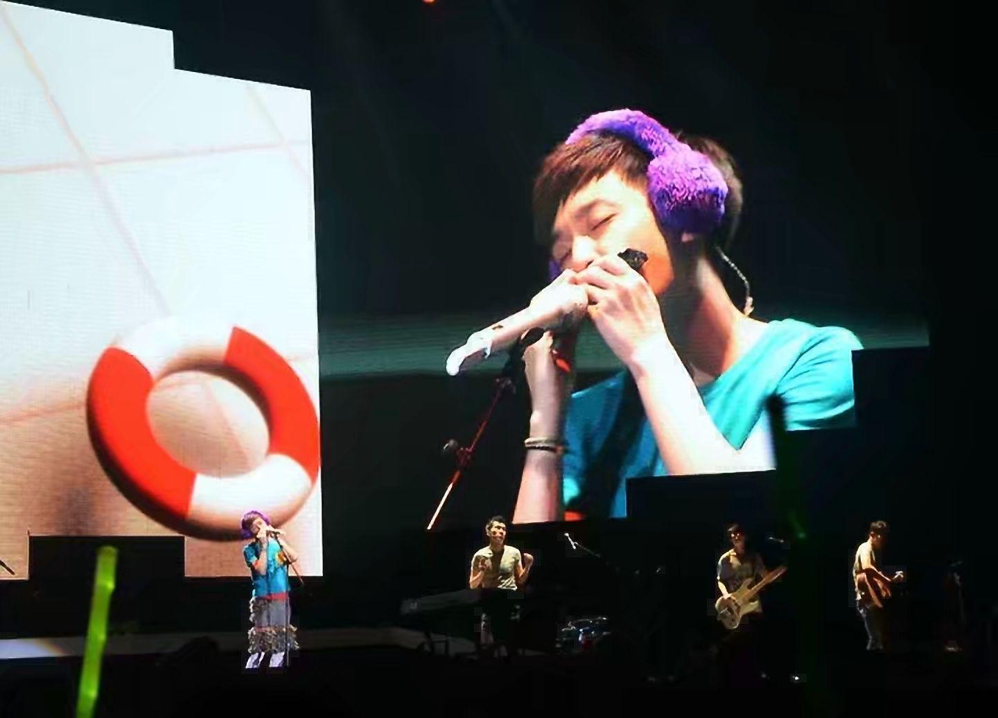 如何评价吴青峰5月24日新曲everybodywoohoo