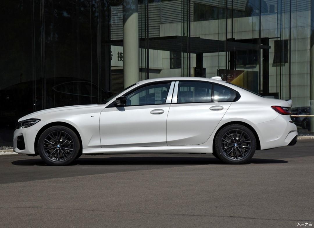 运动和舒适皆兼顾体验宝马330im运动曜夜版