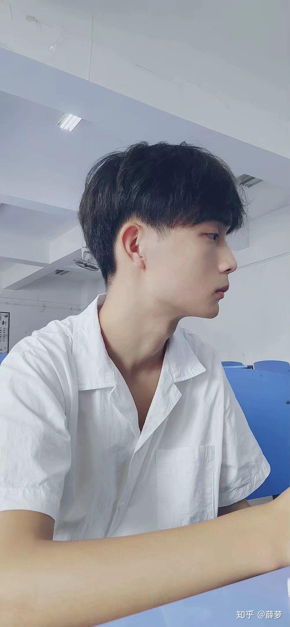 你见过最帅的高中男生长什么样? - 知乎