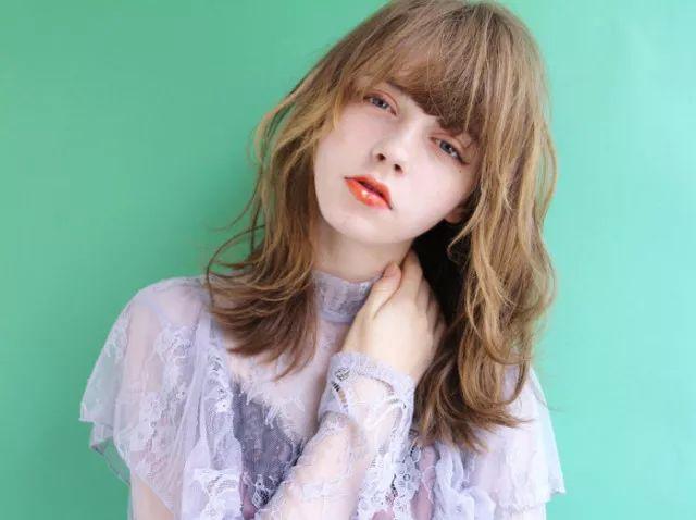 除了之前说过的dasha taran和angelina danilova,今天要介绍的iriina