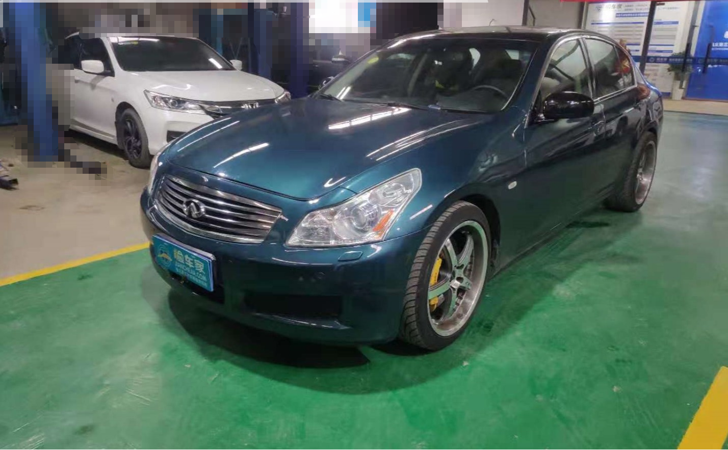 8万块买朋友圈里的精品英菲尼迪g35知道真相后眼泪掉下来