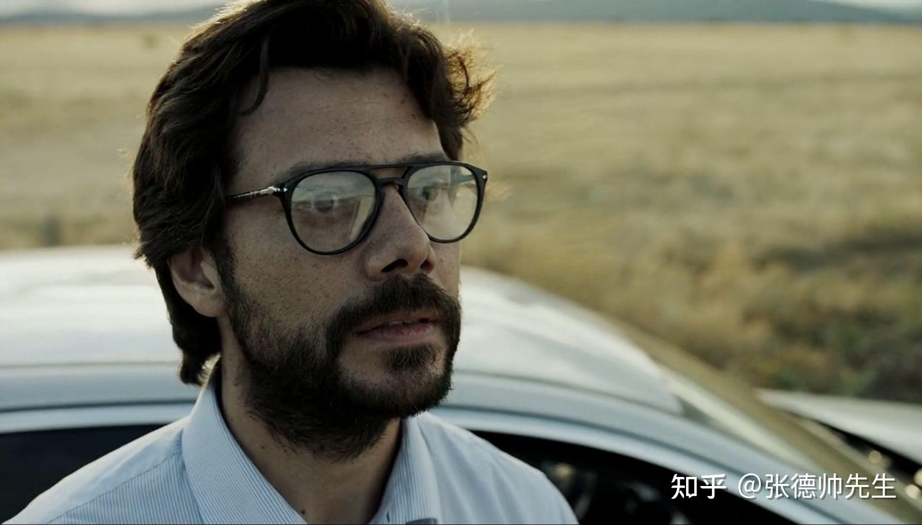 纸钞屋第五季教授让艾丽西亚带给柏林儿子纸条上写的是什么