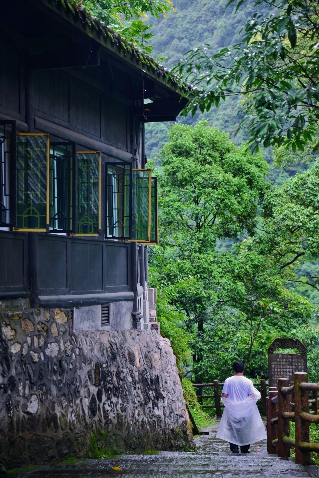 峨眉山九老洞住宿图片