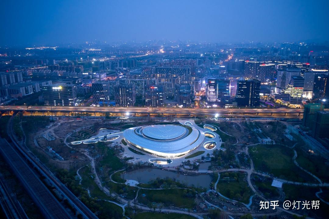 360度的美！杭州亚运会电竞场馆夜景灯光赏析