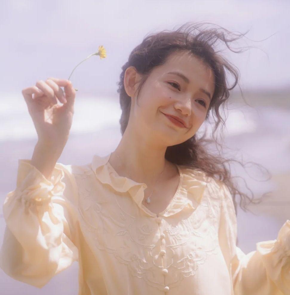 有没有那种笑的很开心的女生头像? - 知乎