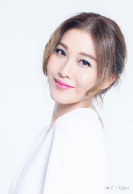 顶级性感尤物因拒绝规则遭雪藏李彩桦写真赏