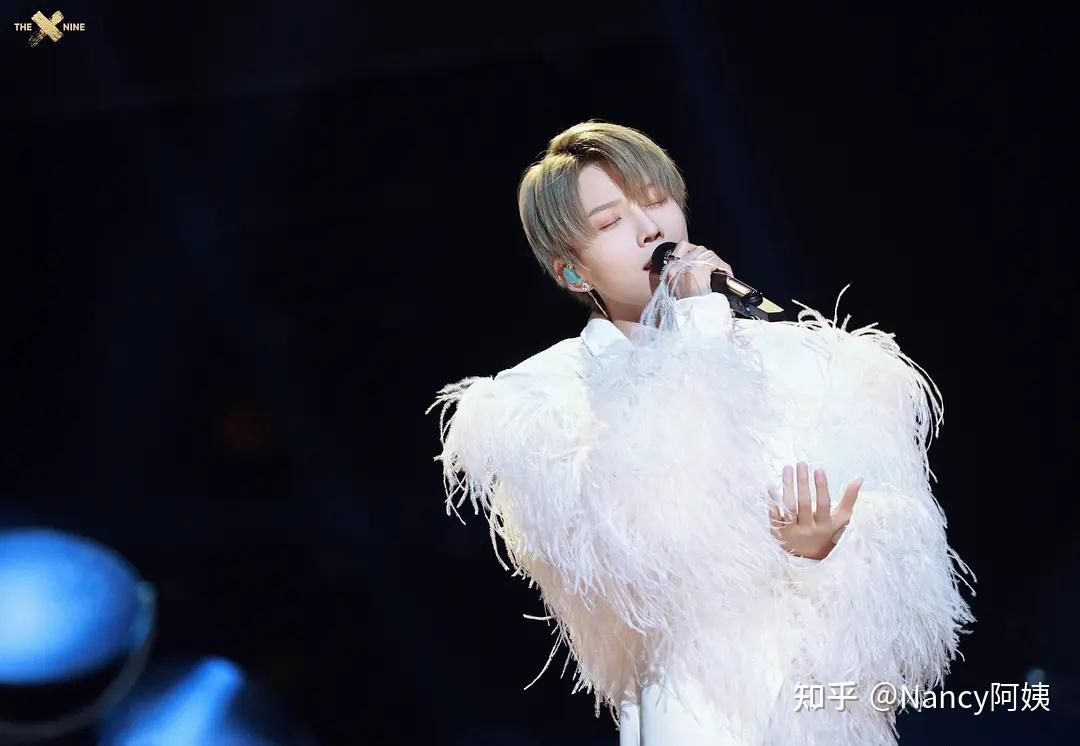 如何评价刘雨昕在2021年春节期间的舞台表现?