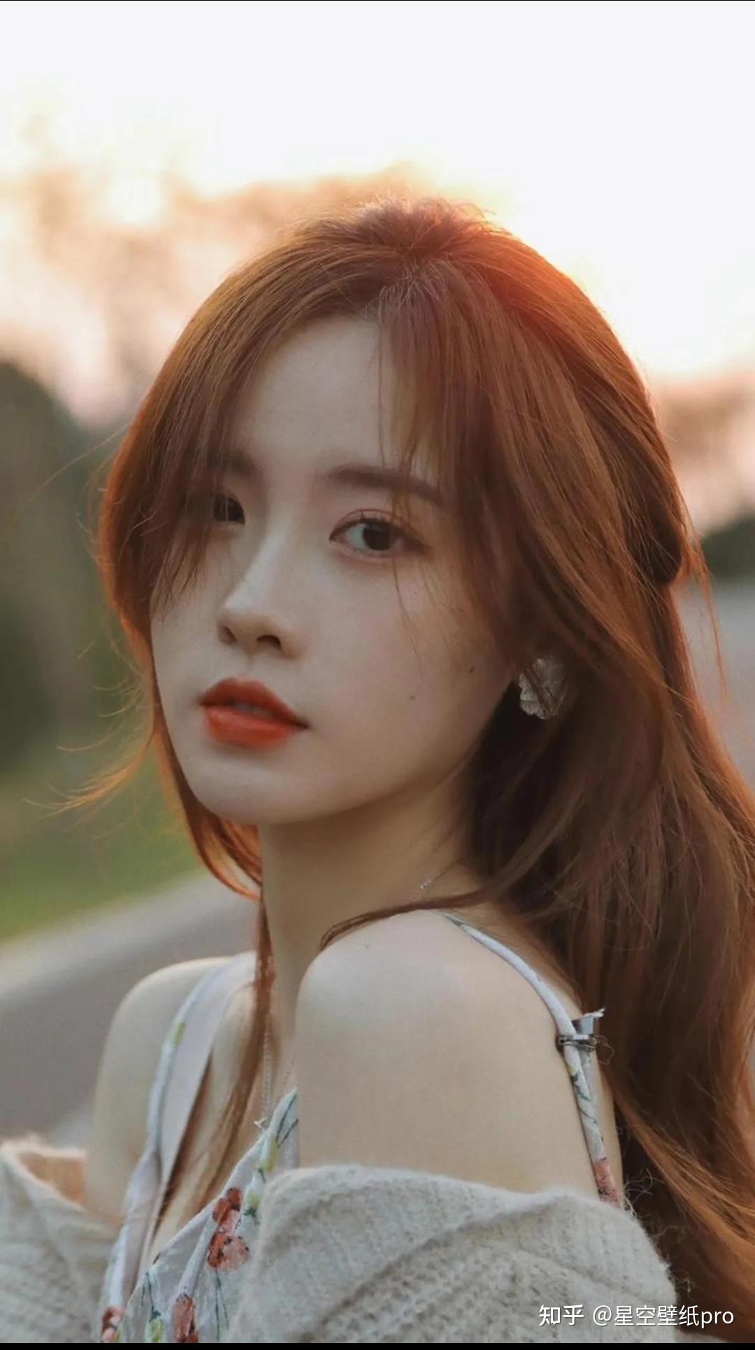 有没有男生超喜欢的那种又纯又欲的女生壁纸?