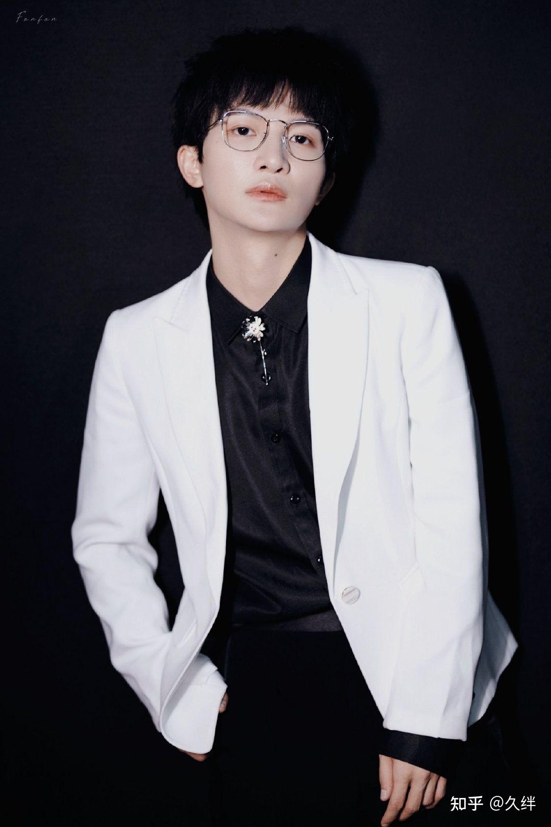 有没有周深超好看的照片无水印