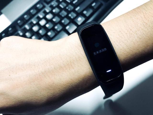 性价比首选黑加手环1snfc版体验amoled彩屏多功能nfc