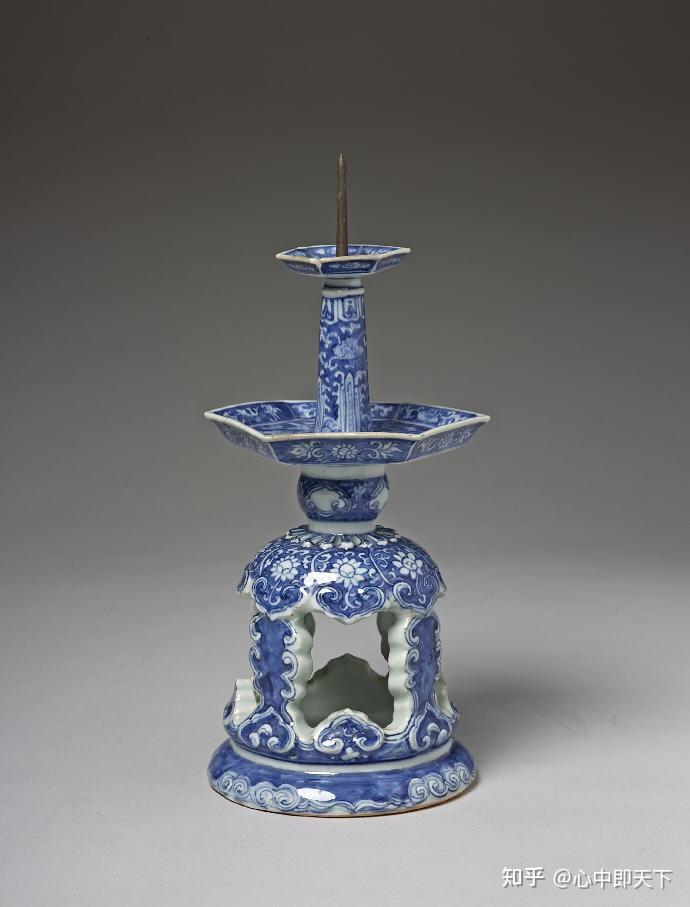 明万历景德镇官窑青花花卉纹烛台 - 知乎