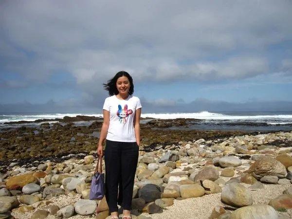 放弃清华北大被誉为最美翻译官的她究竟有多牛