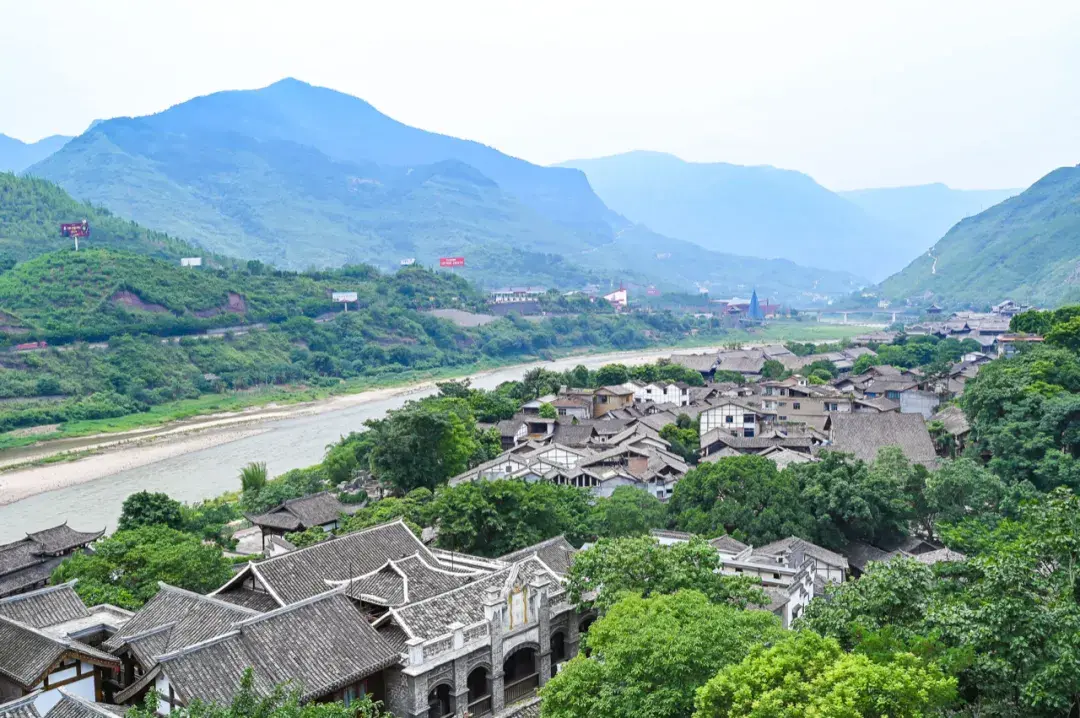 地处赤水河流域的土城镇有什么好酒?