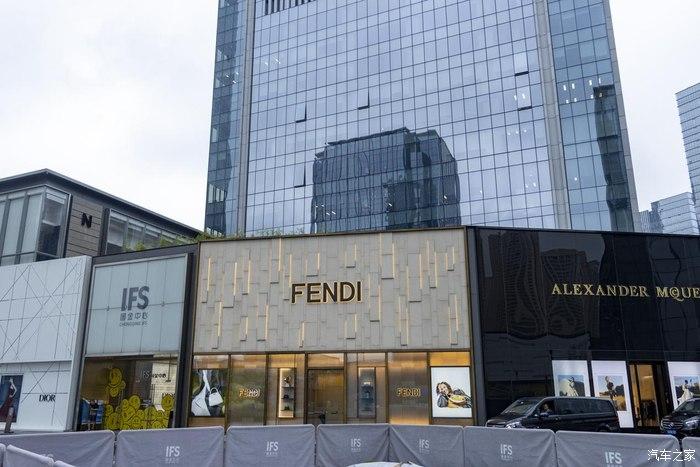 拍小娇妻与唐dm邂逅邓丽君打卡ifs国金中心