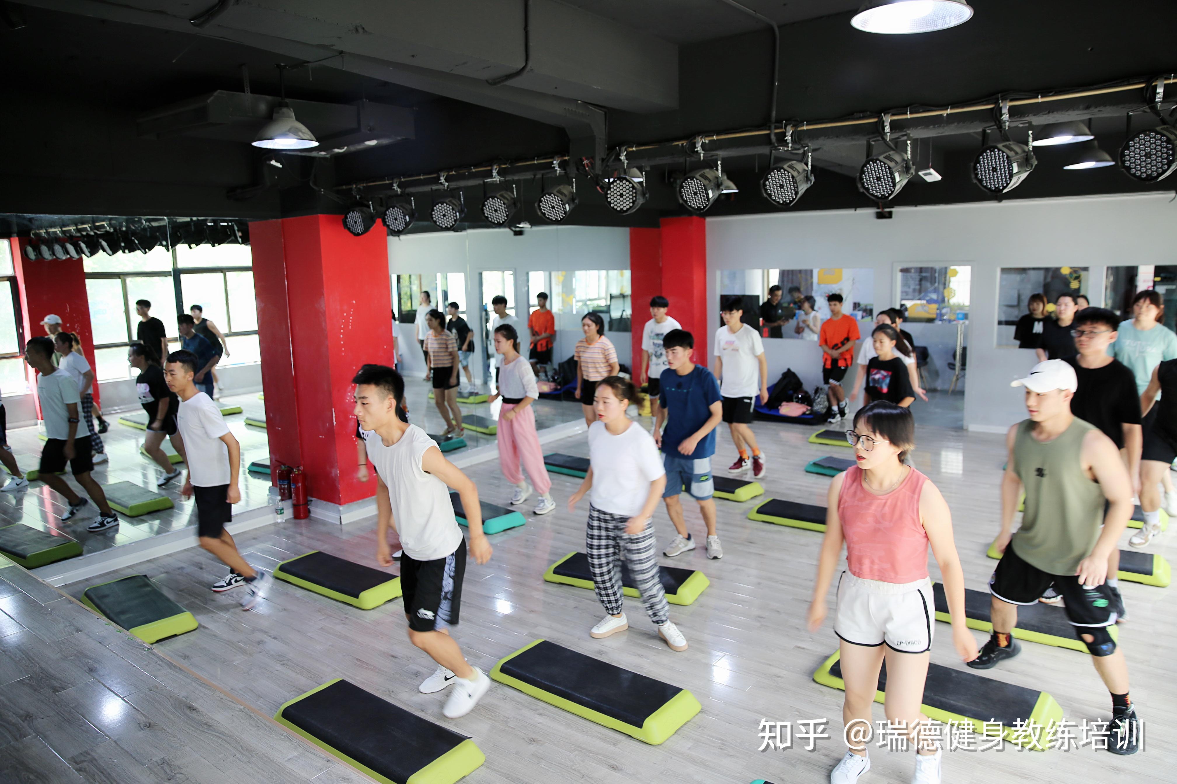 大学生毕业后做健身教练需要哪些要求