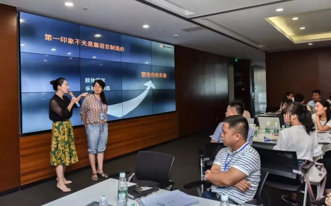 课程中,湖南金州律师事务所高级合伙人韩颖律师结合自身经验,从形象