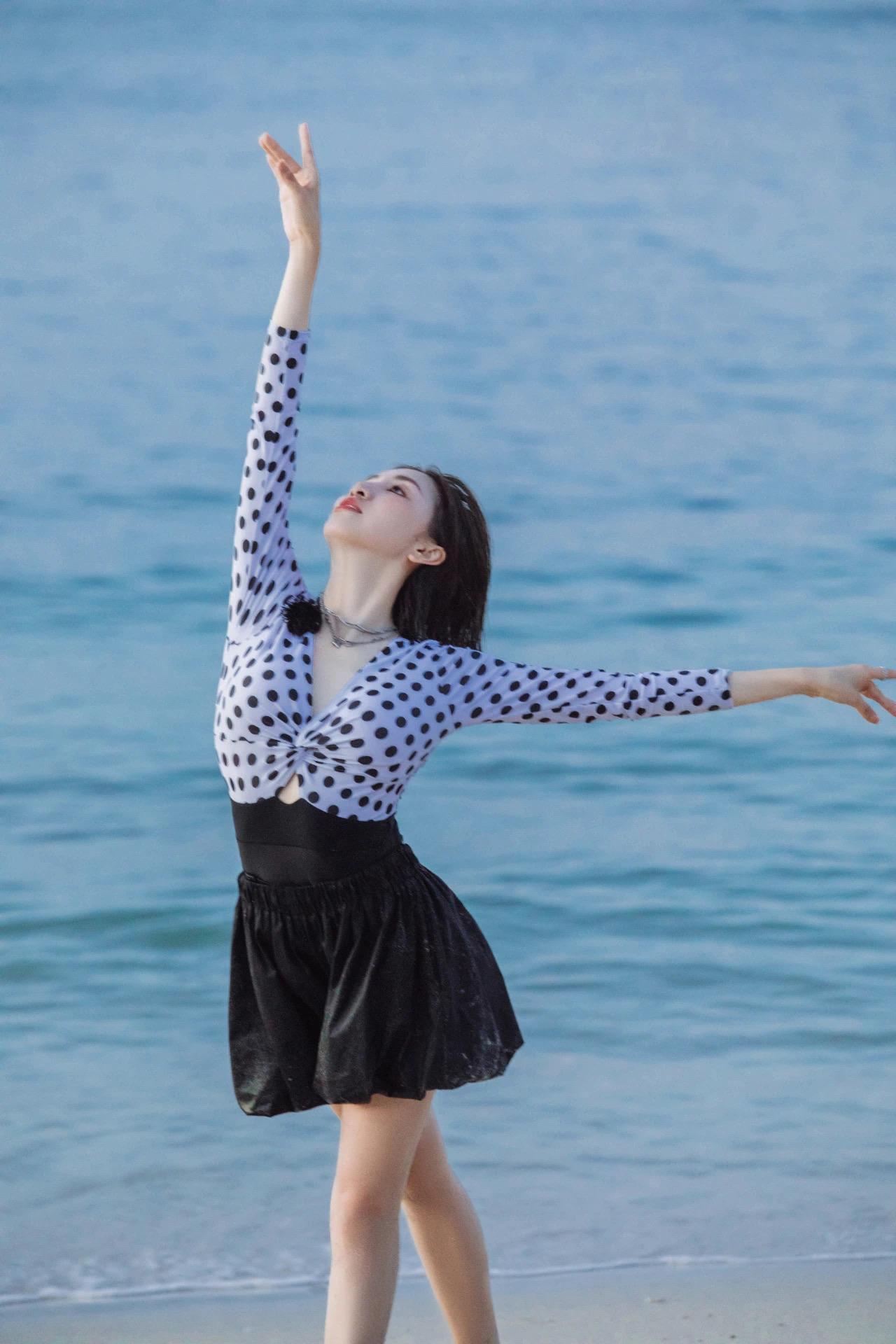 综艺速递邹凯周捷合跳体操现场好评如潮