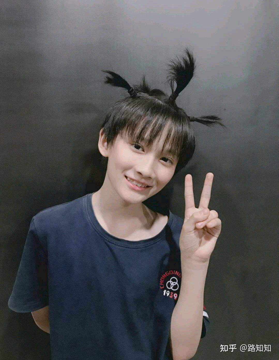 为什么余宇涵的关注度不高? - 知乎