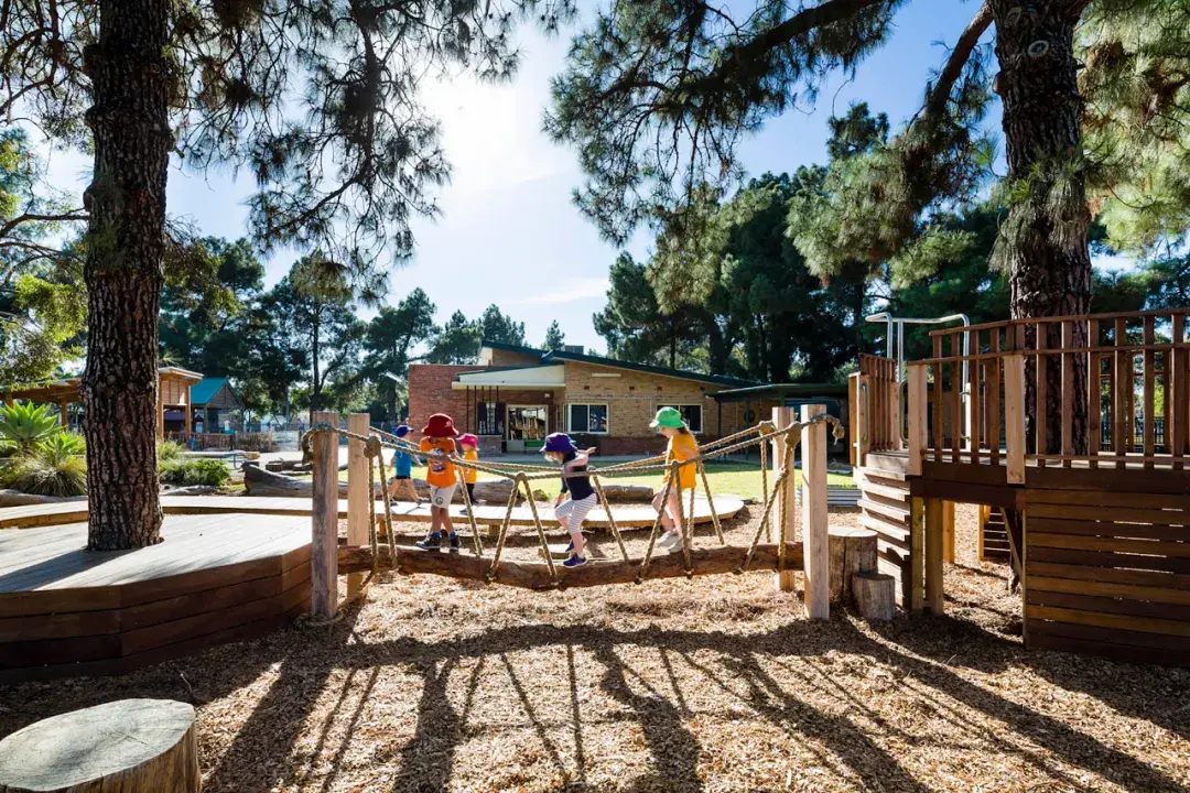 日本千葉彌森幼兒園 / aisaka建築工作室廣州聖果幼兒園 / 迪卡幼兒園