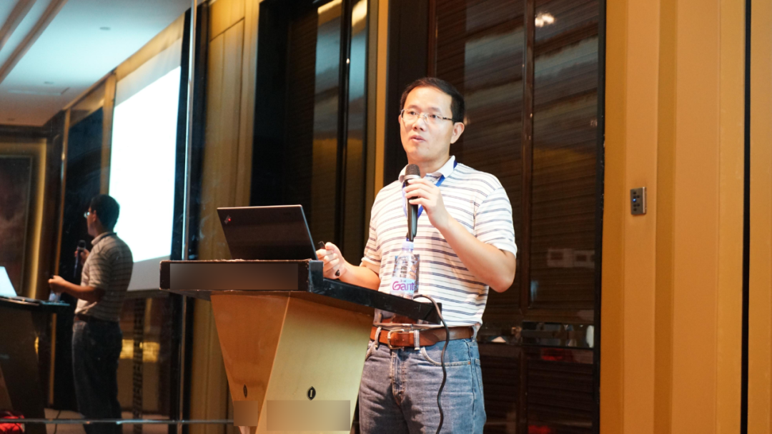 刘云新博士于清华大学计算机系统结构专业硕士毕业,后