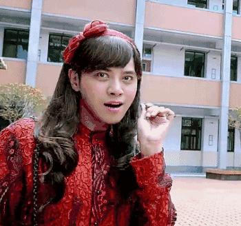 泾阳女装大佬星移少爷风骚的兰花指和鱼尾纹,也是独领风骚了白星星讲