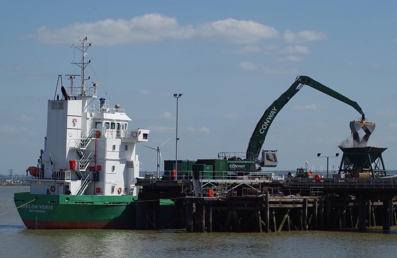 4. 行业标准与认证