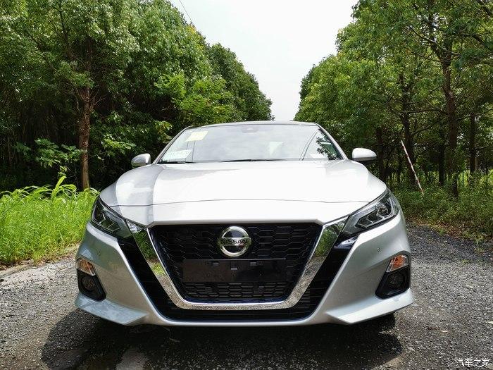 不走寻常路不买寻常色来品银色天籁