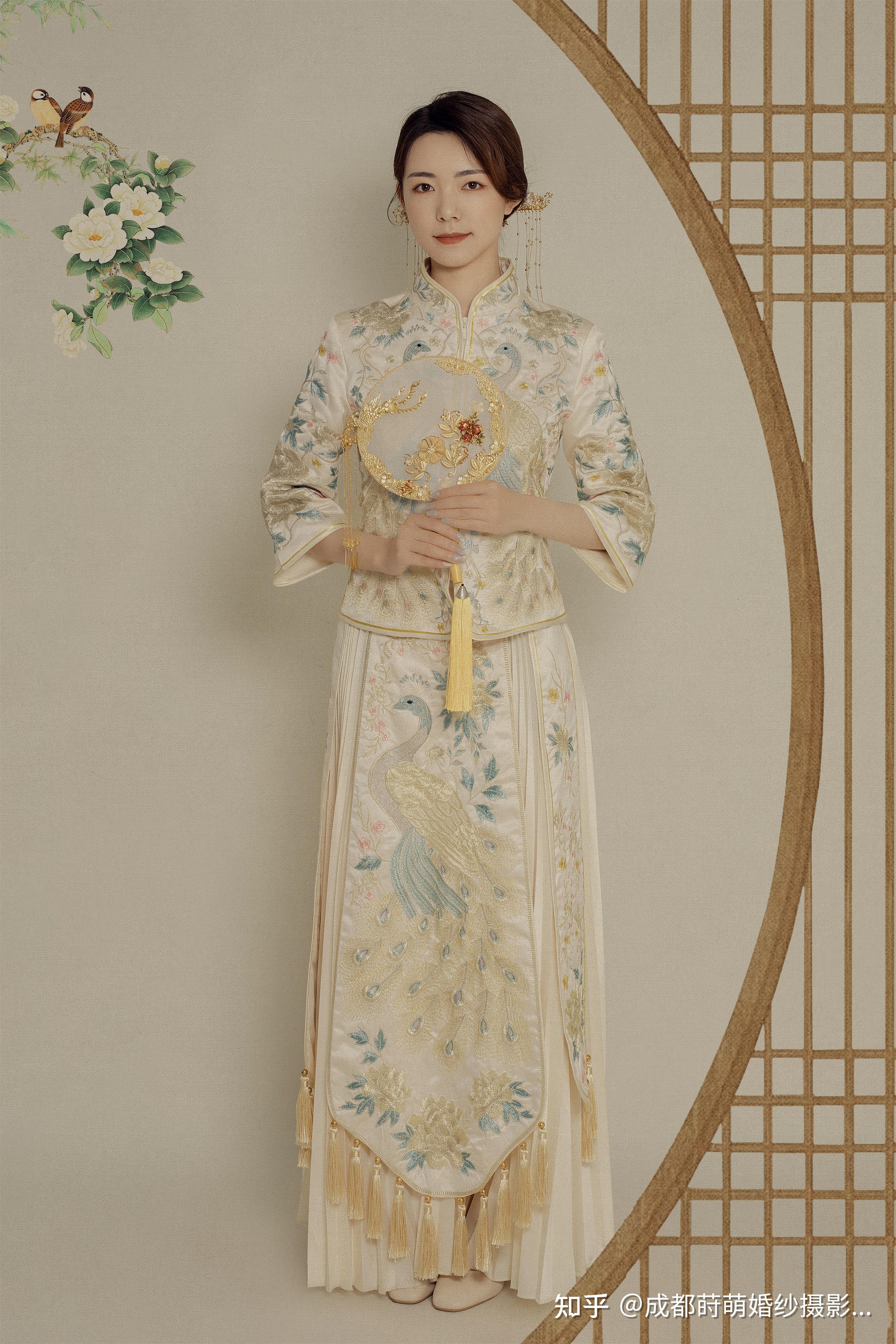 成都内景拍摄的中式工笔画婚纱照中式秀禾服系列