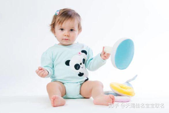 如何选择英文名字(2023年给女孩子选择好名字，诗词中那些更为经典的推荐)