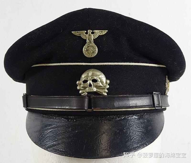 ��ɫ����ñ��Schirmm��tze��  1932�굳������ʽ����M32��ɫ�Ʒ��������һͬ���еĺ�ɫ����ñ��