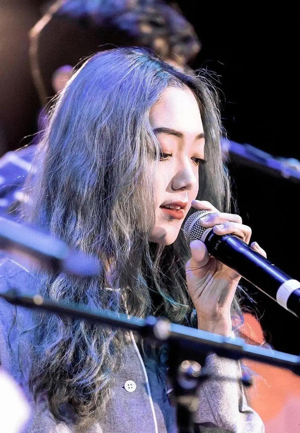 理科全省排名第24名(李丞汐原名曾霜旖)李丞汐以理科裸考669进了北大