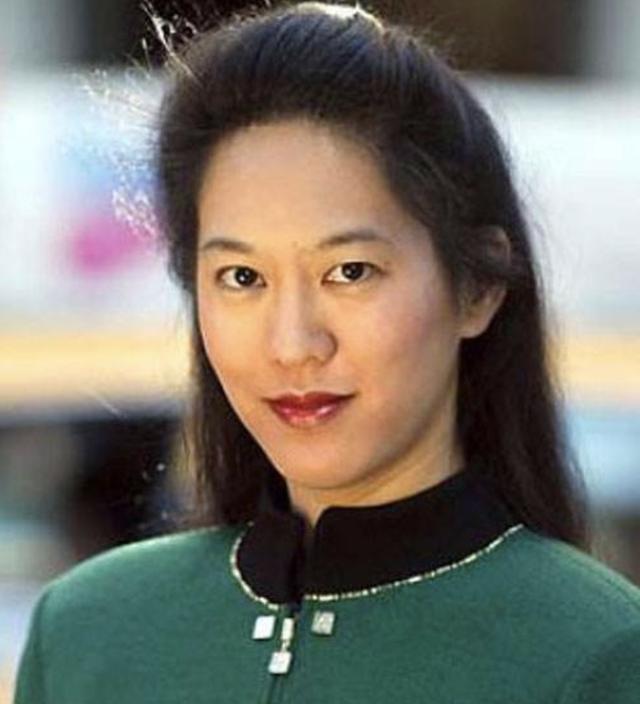 张纯如女士对研究南京大屠杀历史作出了什么贡献?