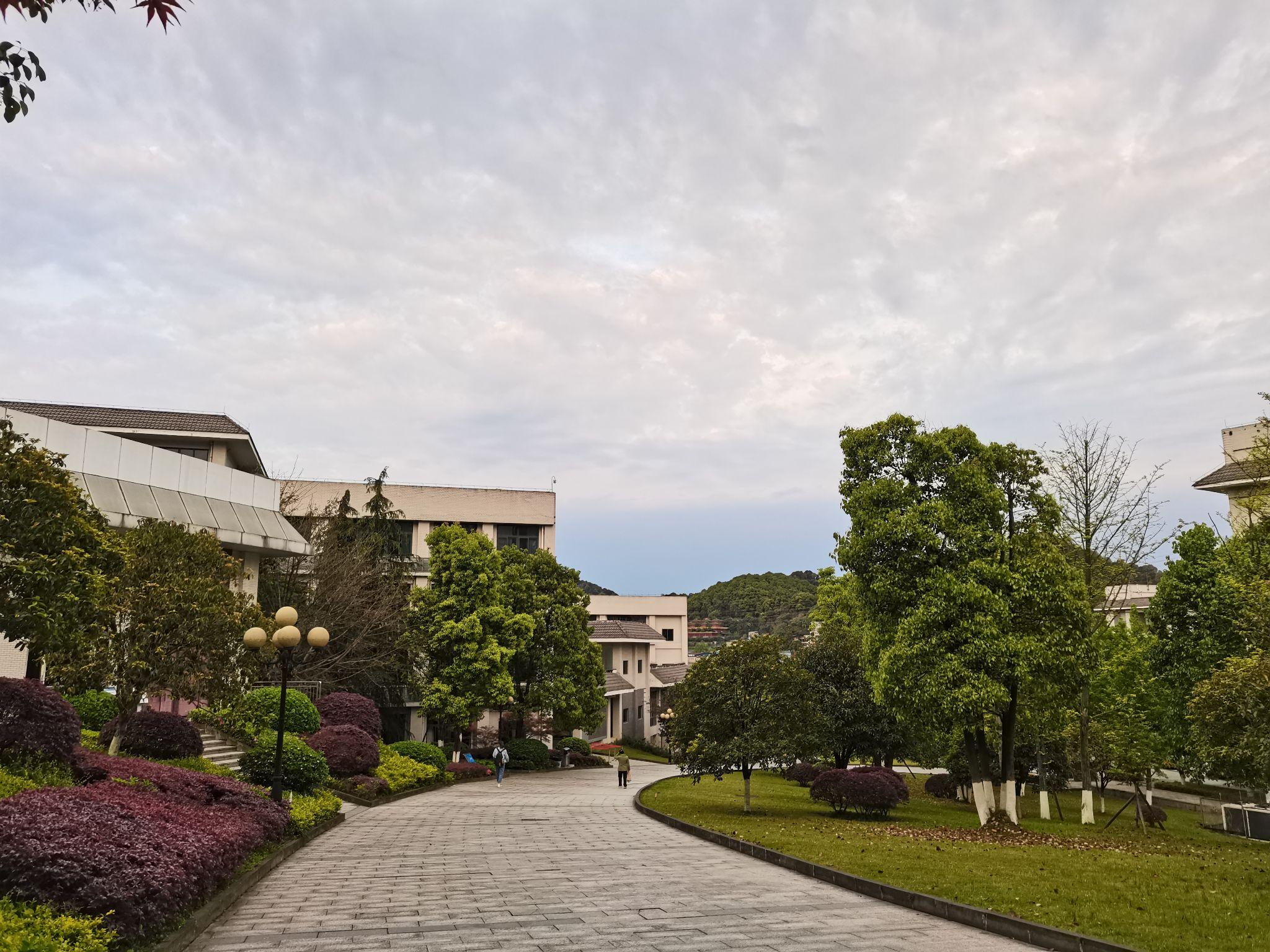 在重庆第二师范学院就读是怎样的体验? - 知乎