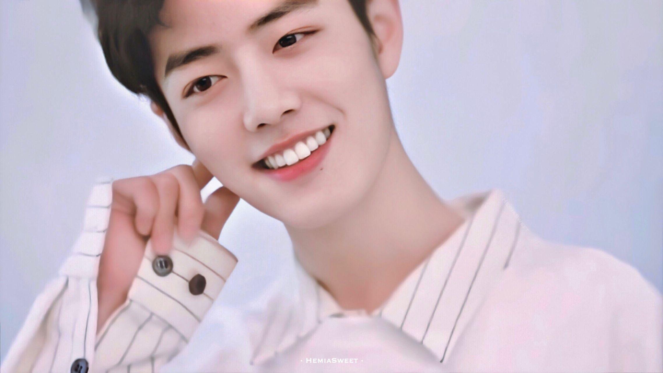 肖战有哪些好看的高清无水印图片(可以当壁纸的那种)?