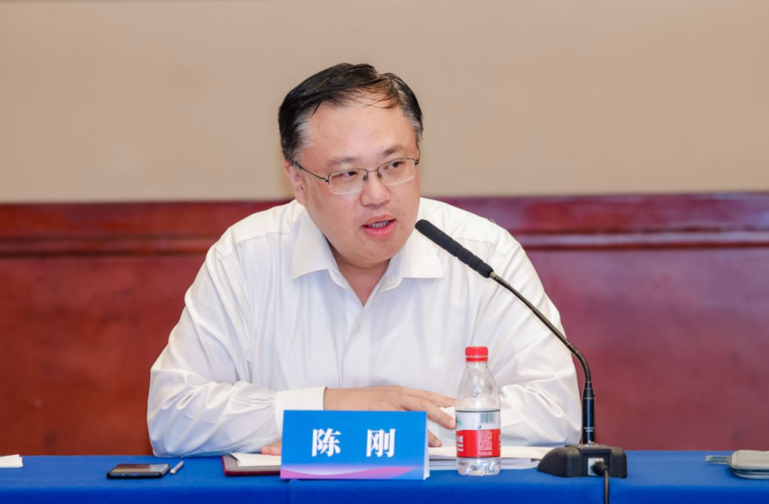 图:中粮集团对外合作部陈刚总监致辞进口食品供应与服务分会秘书长