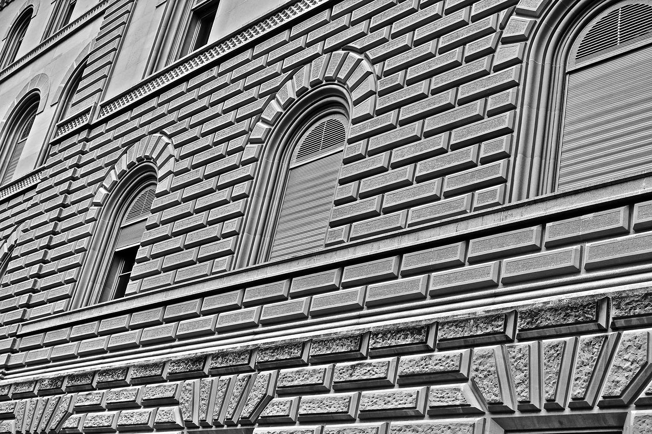 地坪标高不平如何砌墙