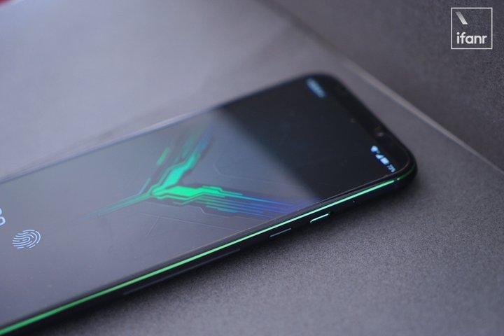 手机怎么调亮光 v2-f588c27c4aa457a6e341b29b25b4c254_r.jpg