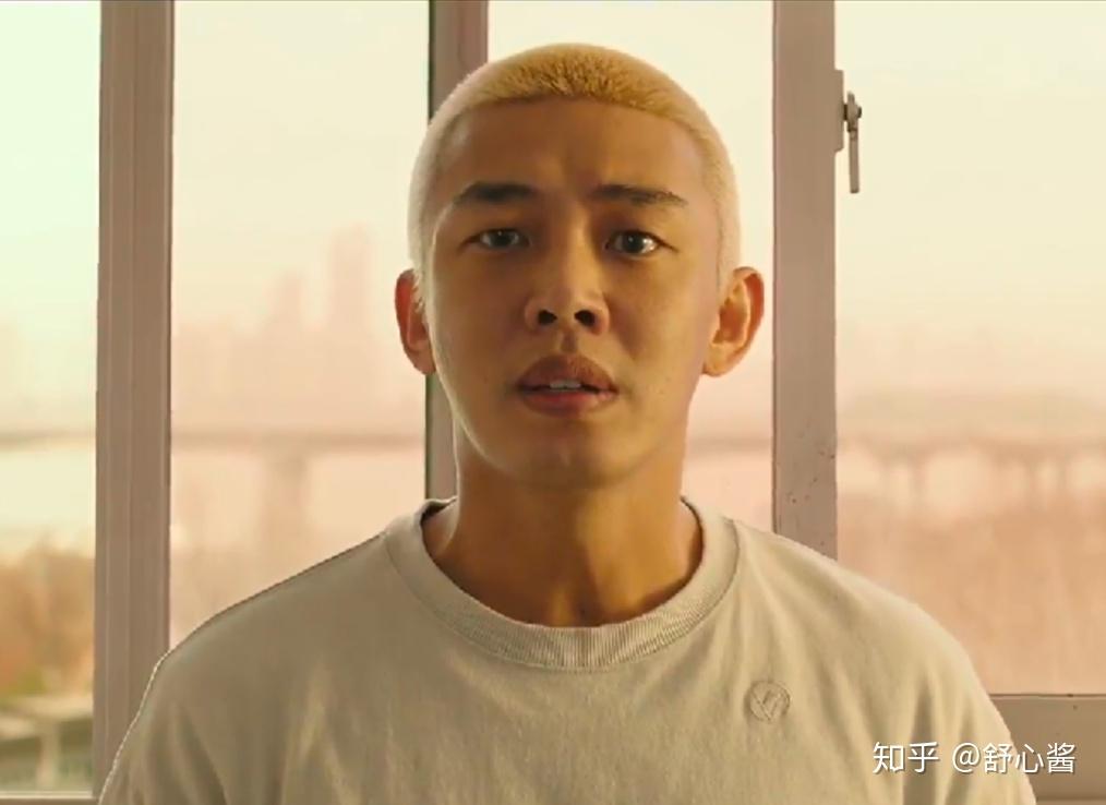 如何评价刘亚仁主演的韩国电影活着
