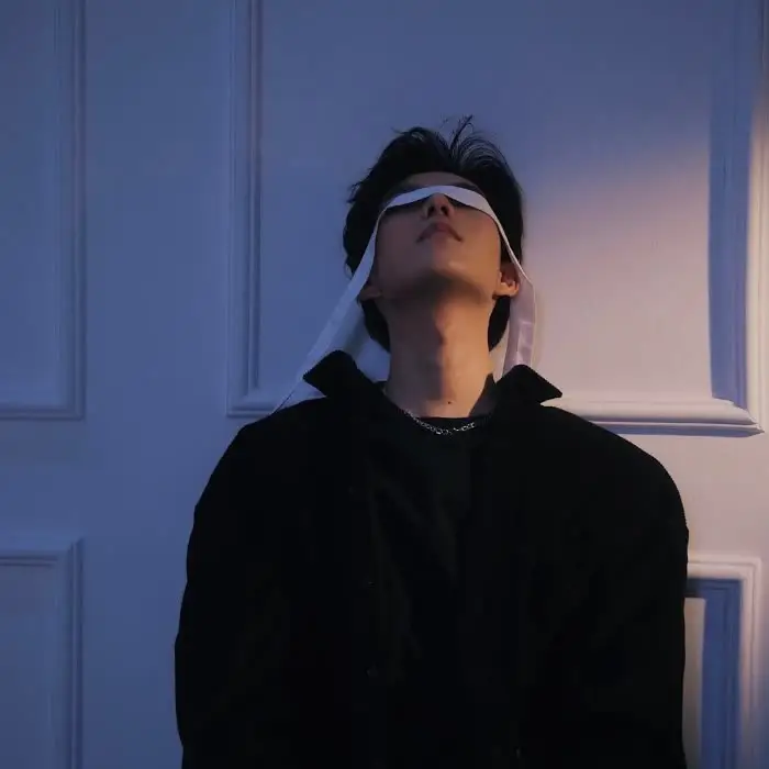 有没有被蒙住双眼的男生头像,真人动漫都可以? - 知乎